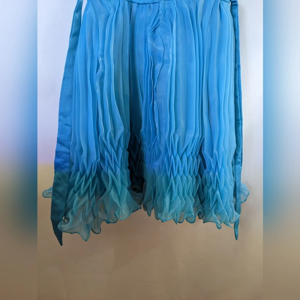 New Classic Fashion Party Dress, Size 5, T14